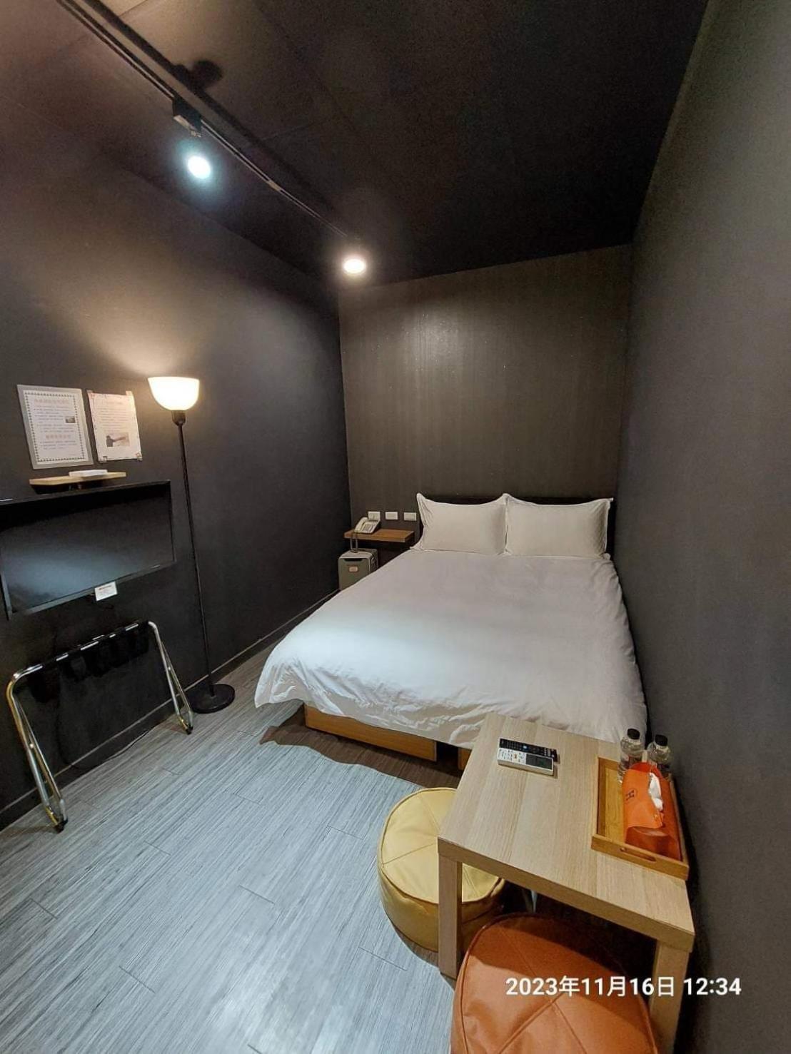 Swf淡水新五福旅館 Sinwufu Hotel Екстериор снимка